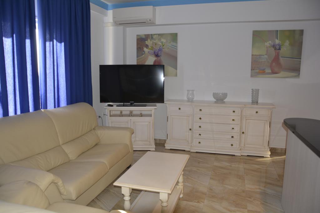 Apartamentos Mediterraneo Marbella Luaran gambar